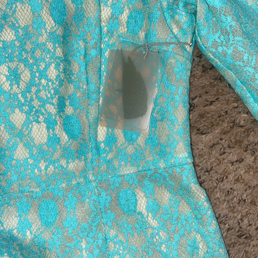 Beautiful mint green lace dress - Picture 3 of 6